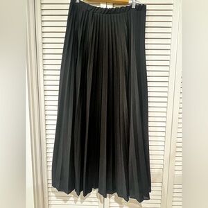 Long Vintage Black Pleated Skirt